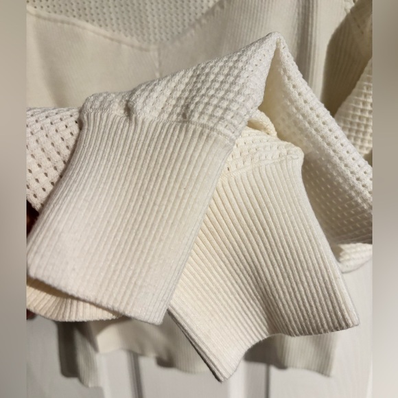 Aritzia - Wilfred cream sweater - Picture 3 of 4